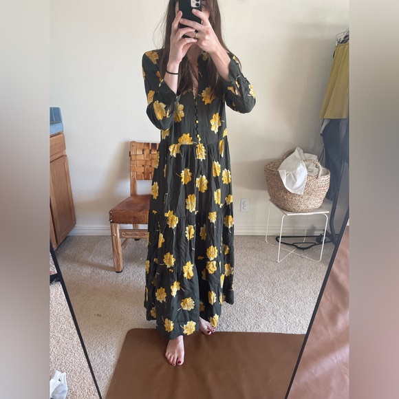 MADEWELL Button Front Longsleeve Maxi Dress in Fall Flowers- Green and Yellow - Picture 6 of 8